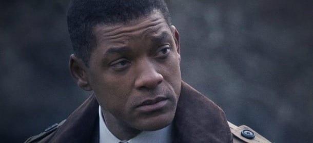 Concussion, Will Smith nel trailer del dramma sul football: è lui il medico che ha sfidato la Nfl