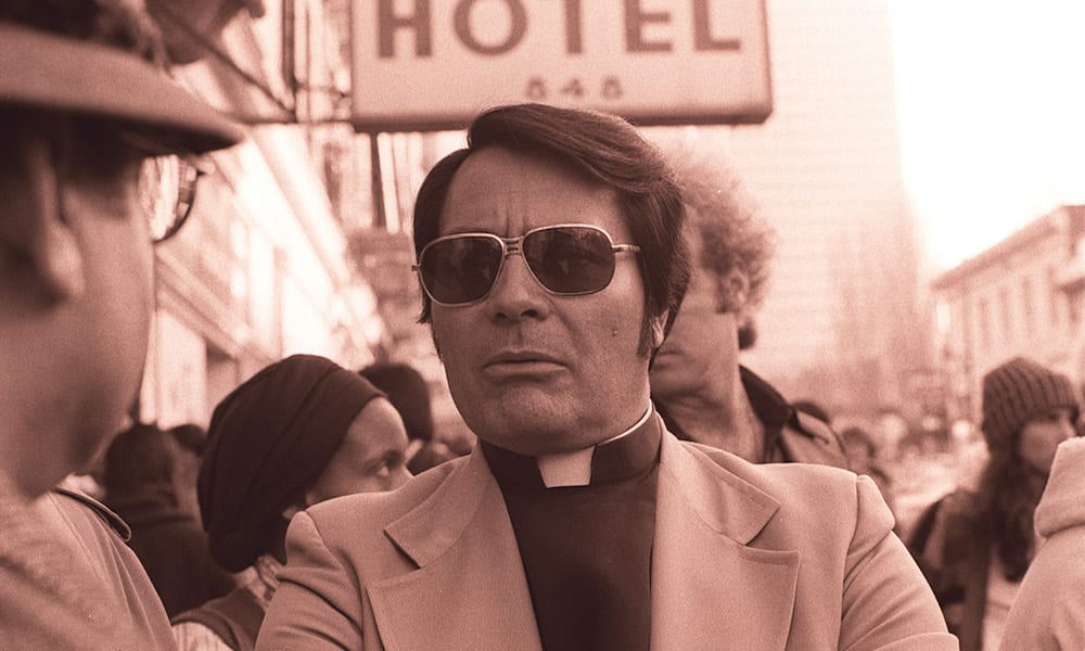 jim_jones_in_front_of_the_international_hotel