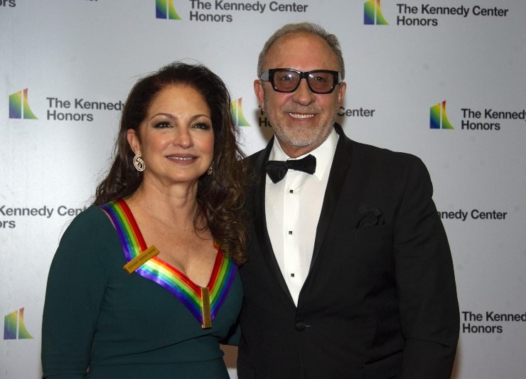 Emilio e Gloria Estefan in posa